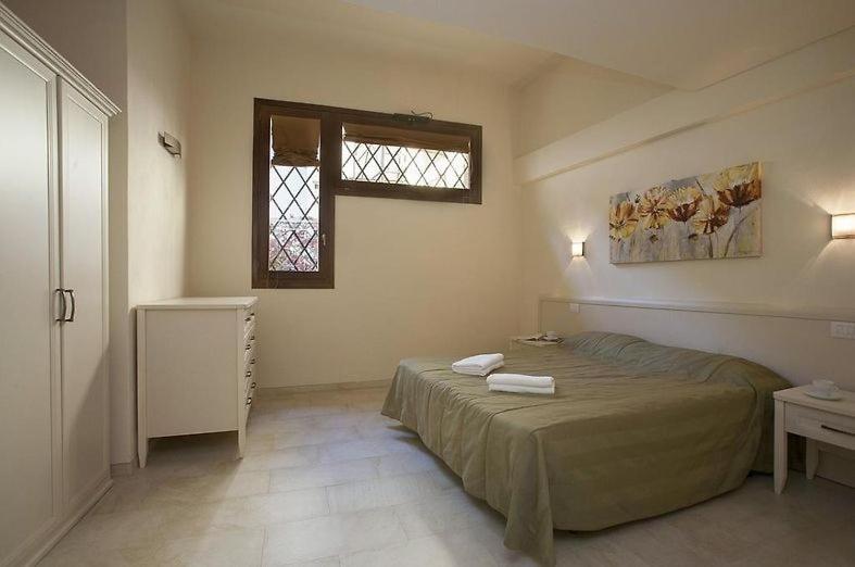 Albizi Verrocchio 201 * Florence